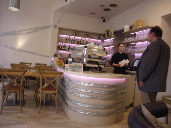 Monolok cafe - bar